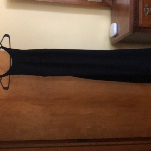 Dress mid calf to ankle depending on height. - Picture 3 of 4